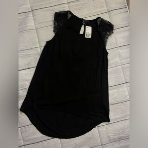 Forever 21 Women’s (Black) Flower Knit Lace Shirt. NEW with tags. Size: S